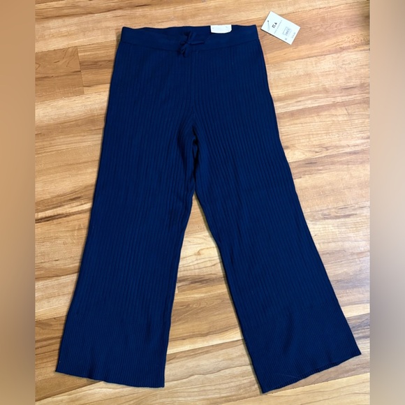 NWT, Free Assembly, Girl’s Wide Leg Ribbed Sweater Pants, Dark Blue, Size 10/12 - Picture 4 of 10